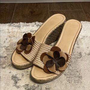Woven Tan Wedge Slide Sandals with Layered Floral Accent